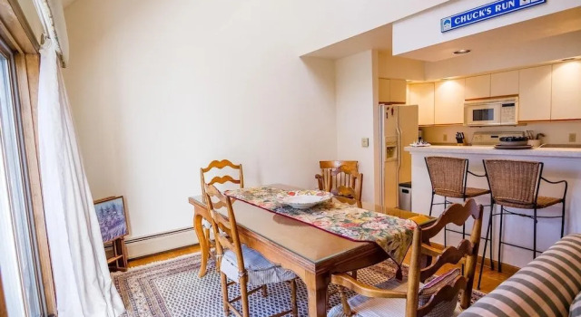 Colony Club C12, Varaa Hotelli Hotellit New England uima-altaalla, Uima-allas