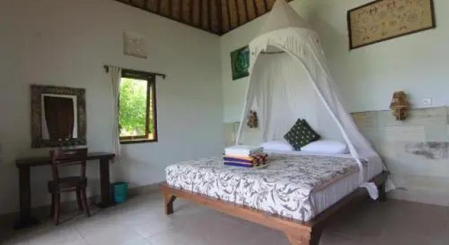 Giri Carik, Book Hotel Sidemen Karangasem
