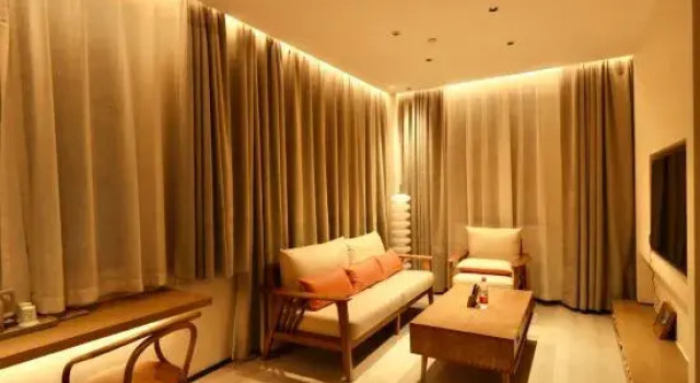Люкс Business Jinshan Suiying Theme Hotel Hemu