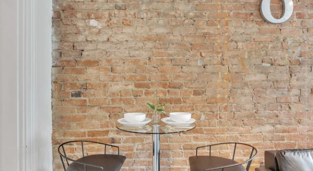 RESTAURANT on site. Walk to everything by RedAwning, Забронировать Отель Отели Цинциннати с завтраком, рядом с Nicholas Longworth Residence, Завтраки