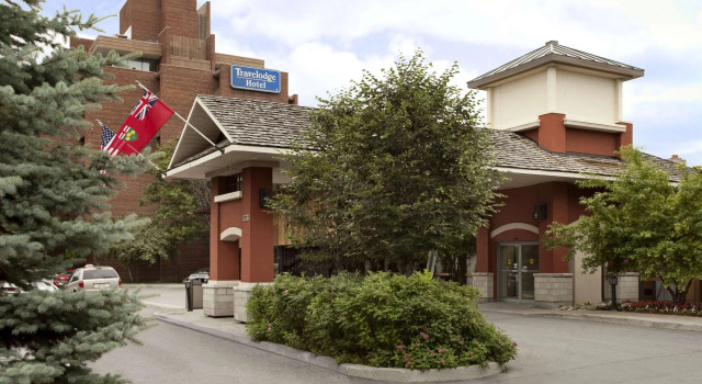 Travelodge by Wyndham Ottawa West, Varaa Hotelli Ottawa 