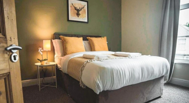 City Centre Stay Sleeps 5 - Contractors - Tourists, Забронировать Отель Отели Англии 3 звезды, 3*