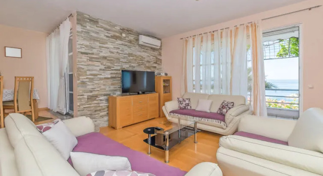 Relax House Biljana, Buchen Sie Ferienhaus Hotels in Gespanschaft Split-Dalmatien mit Pool, Schwimmbad