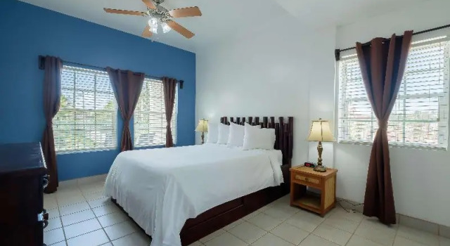 Двухместный номер Standard с видом на бассейн Best Western Grand Baymen Gardens