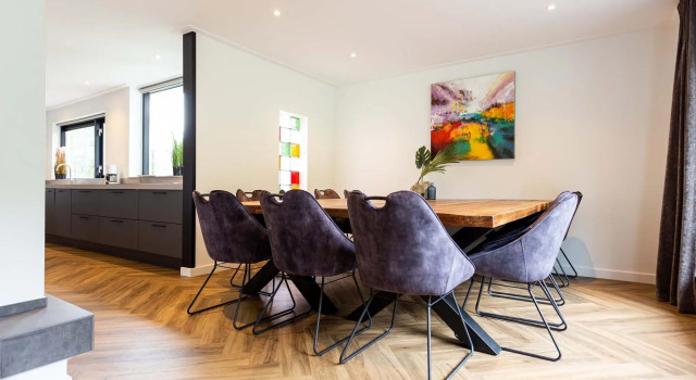Holiday home with sauna and two hottubs, in a holiday park near the Veluwe, Rezerwuj Hotel Ede Veluwe