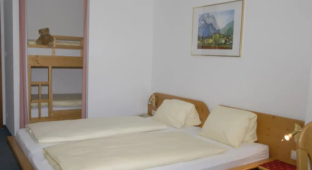 Четырёхместный семейный номер Standard с видом на горы Hotel Nockalm