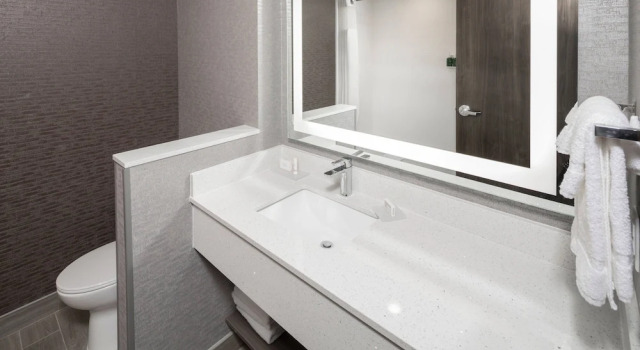 Двухместный люкс Fairfield Inn & Suites by Marriott Oklahoma City Downtown