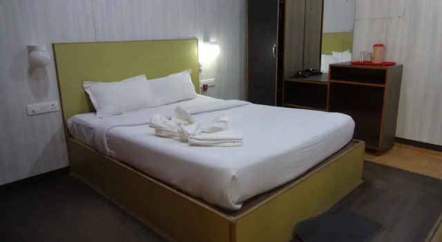 Gold India Beach Resort