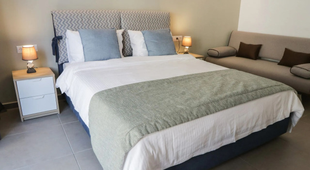 Полулюкс с балконом V36 Suites