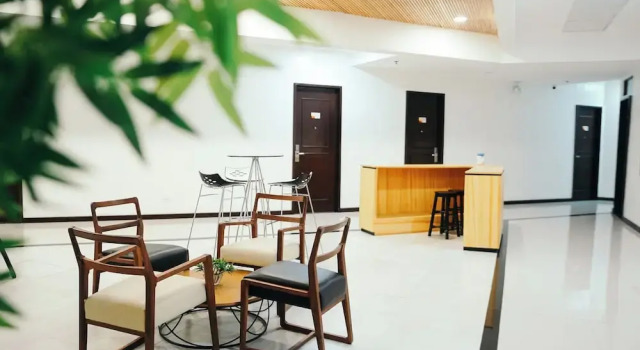 Travelbee Airport Inn, Rezerwuj Hotel Hotele w Mactan Island z parkingiem, Parking