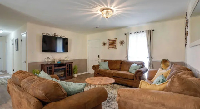 Коттедж Decatur Vacation Rental Retreat w/ Private Yard!