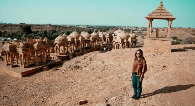 Кровать в общем номере (женский номер) Golden Sandstone Hotel Desert Safari Camp