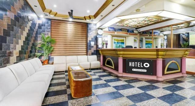 OYO 15837 Hotel Rvee's Regency