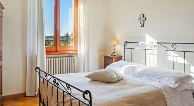 Pretty Holiday Home in Castiglione del Lago With Garden