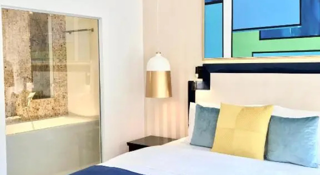 Luxury Apartments MONDRIAN Market Square III