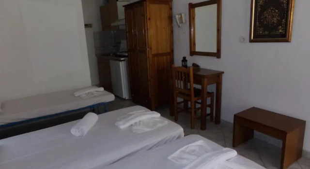 Студия с балконом Villa Karapataki
