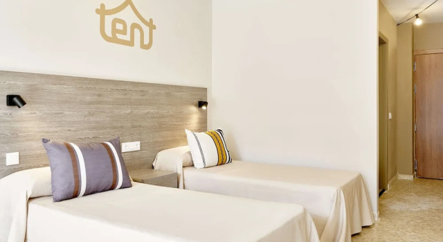 Трёхместный номер с балконом tent Torremolinos