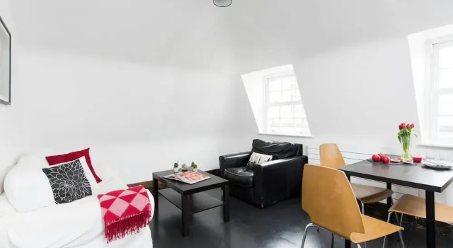 Beautiful And Central 2BR Loft Apartment