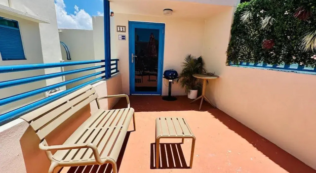 Люкс Deluxe с балконом Mansion Miraflores