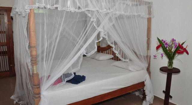 SURF UNA Beach Hotel