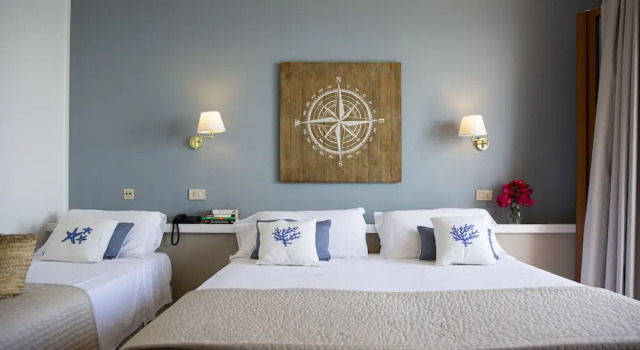 Трёхместный номер Superior с видом на море Hotel Punta Nord Est