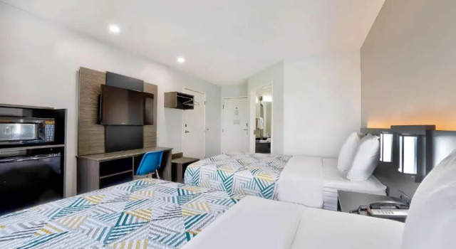 Четырёхместный номер Standard Motel 6-Benbrook, TX - Fort Worth