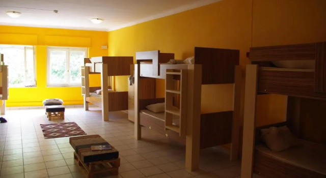 Кровать в общем номере Small Funny World Athens - Hostel