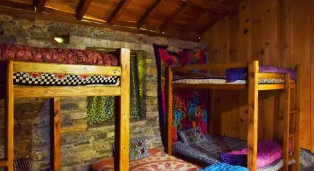 Binsar Valley River Camp, Rezerwuj Hotel Hotele w Uttarakhand z basenem, Basen