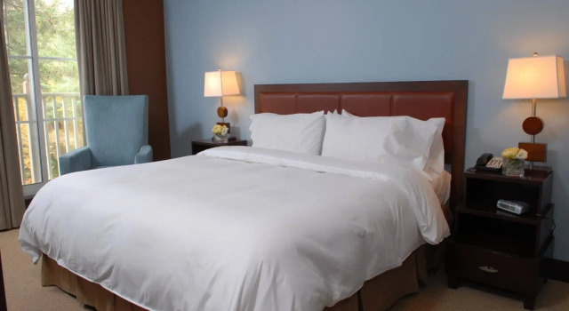 Ermitage du Lac, Book Hotel Mont-Tremblant Village Mont Tremblant Region