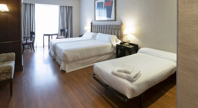 Трёхместный номер Barceló León Conde Luna