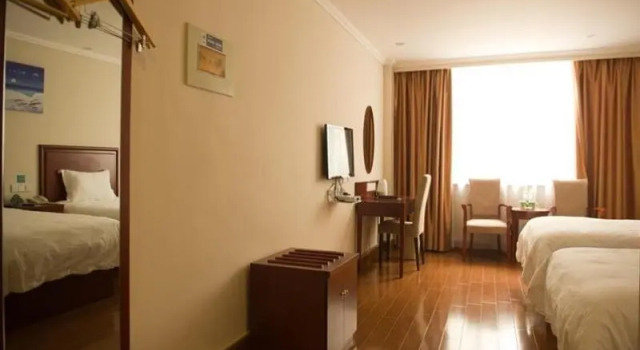 Двухместный номер Standard GreenTree Inn ZiBo LiuQuan Road Wal-Mart Square Express Hotel