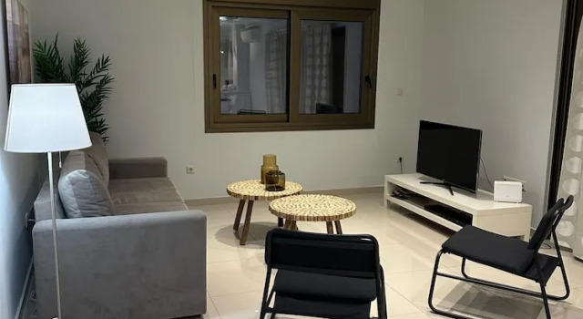 Апартаменты Amazing 2 Bdrm Sea View Holiday Apt