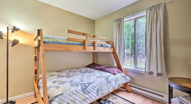 Game Room & Kayaks: Lakefront Poconos Home!, Book Hotel Tobyhanna 