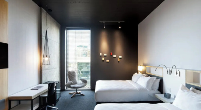 Четырёхместный номер Standard с видом на город Alt Hotel Winnipeg