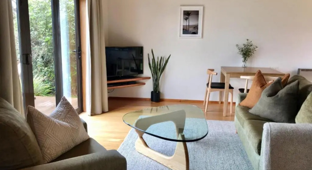 Бунгало Adrift In Golden Bay- Absolute Beachfront Villas