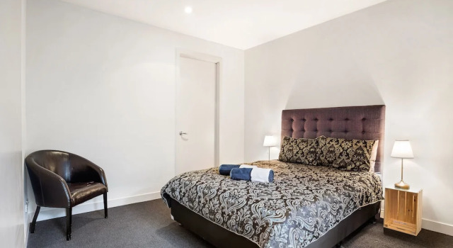 Sanctuary Apartments - Collins St CBD