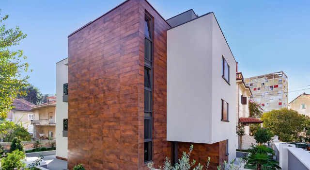Residence by Vestibul Palace