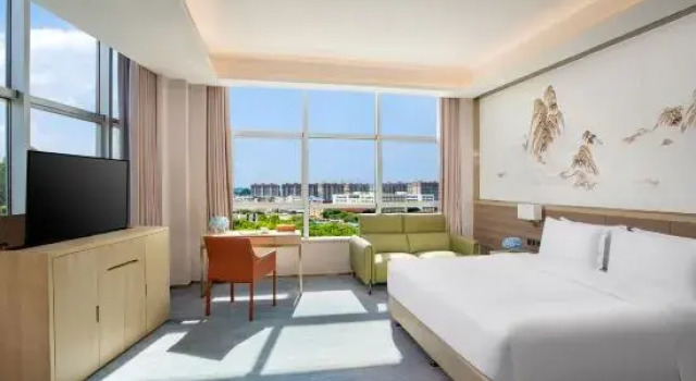 Люкс Deluxe Ramada by Wyndham Guilin Hi-Tech Zone