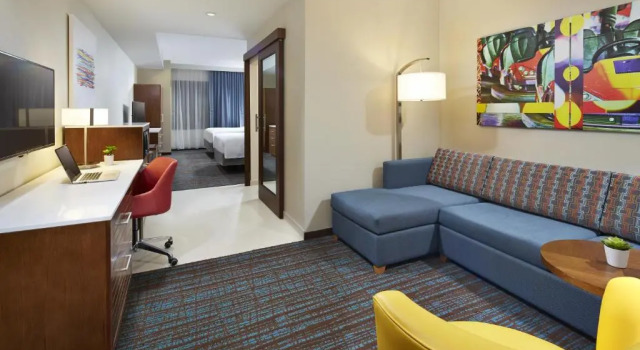 Люкс с 2 комнатами с балконом SpringHill Suites by Marriott at Anaheim Resort Area/Convention Center