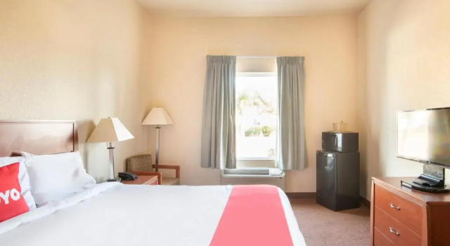 Двухместный номер для гостей с ограниченными возможностями OYO Townhouse Clute Lake Jackson