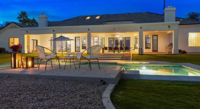 Sunridge by Avantstay Glorious Scottsdale Estate w/ Pool, Hot Tub, Ping Pong & Pool Table!, Забронировать Дом для отпуска Отели Скотсдейл с парковкой, Парковка