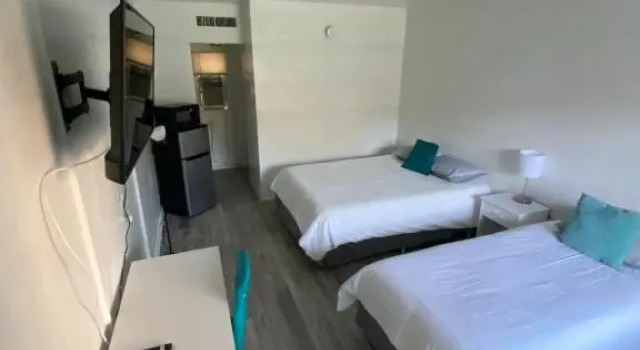 Номер Economy Uptown Inn & Suites