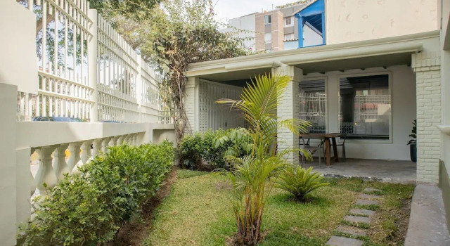 w Impressive 5BR w Terrace in Miraflores, Boek Appartement Miraflores 