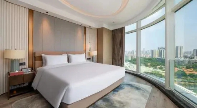Люкс Deluxe White Swan Hotel Zhanjiang