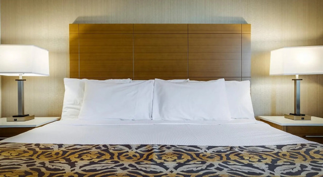 Номер Standard Monte Carlo Inn Brampton