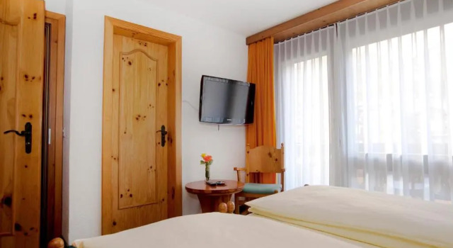 Hotel Ambiente, Забронировать Отель Зас-Фе Saastal