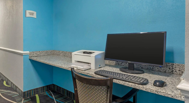 Quality Inn & Suites Edgefield, Забронировать Отель Отели Южной Каролины с завтраком, Завтраки
