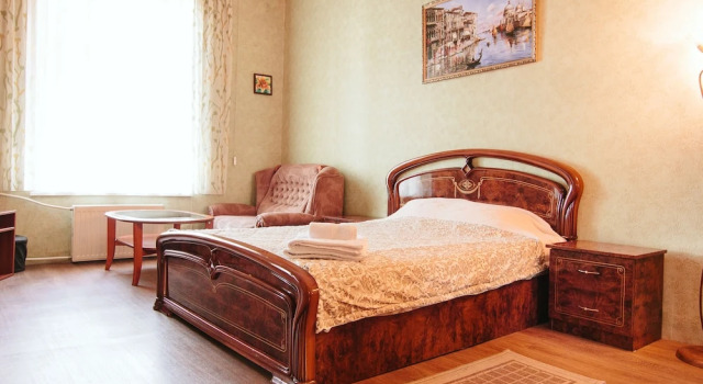 Rent Express Chervony 11, Забронировать Отель Отели Одессы 3 звезды, рядом с Одесский музей нумизматики, 3*