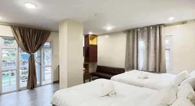 Четырёхместный номер Standard с балконом Good Living Baguio manage by Baguio Terra Realty and Devt Corp