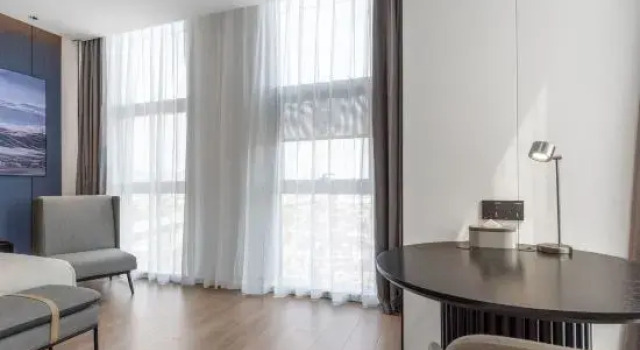 Тент Tai Zhou Hai Ling Ying Chun Dong Lu Atour Hotel